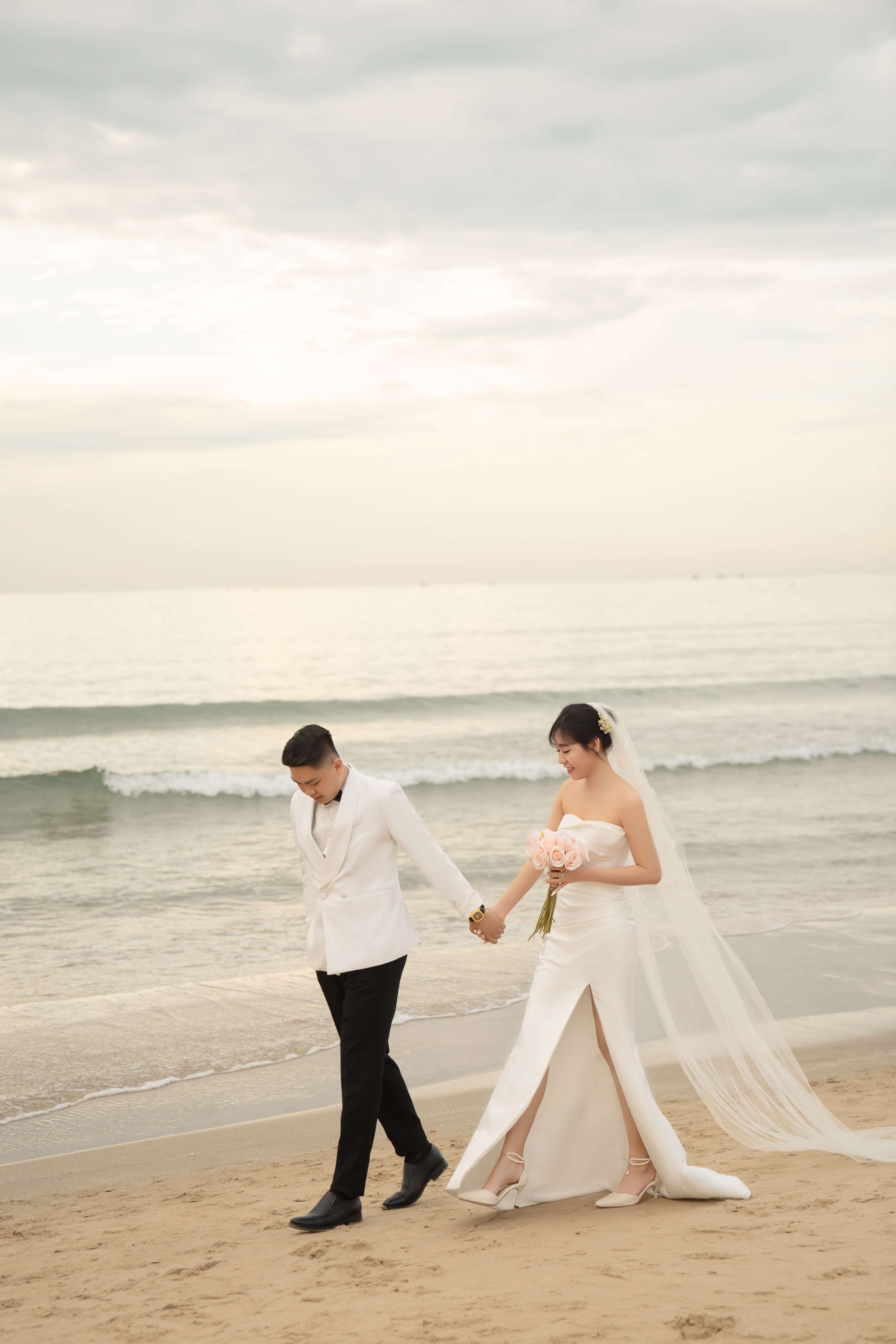 Wedding Photo - Beach Walk